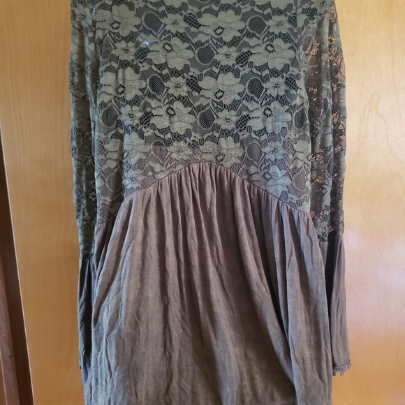 Tru Self Olive Green Boho Flared Sleeve Top - Picture 6 of 10